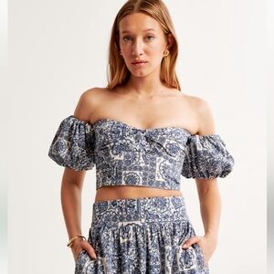 Poplin Off-The-Shoulder Set Top Blue Pattern in size M